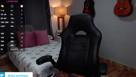 Snapshot of miaportman chatting on 01-03-25, 01:58 MIAPORTMANN online show from 01-03-25, 01:58