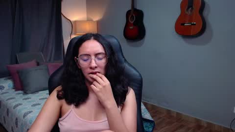 Snapshot of miaportman chatting on 01-22-25, 03:18 MIAPORTMANN online show from 01-22-25, 03:18