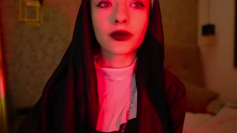 Snapshot of miarouge_me chatting on 05-18-26, 02:18 Mia online show from 05-18-26, 02:18