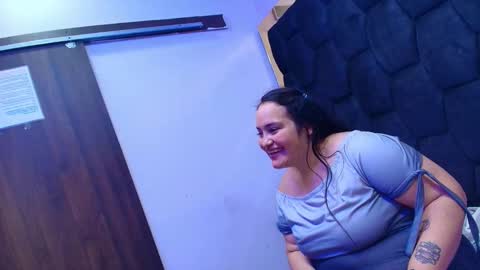 Snapshot of miarous69 chatting on 01-10-26, 03:25 MiaRouse online show from 01-10-26, 03:25