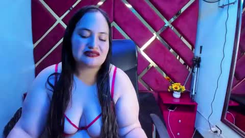 Snapshot of miarous69 chatting on 02-12-26, 03:01 MiaRouse online show from 02-12-26, 03:01