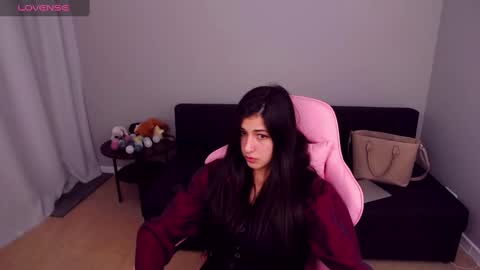 Snapshot of miasilk chatting on 03-03-25, 12:27 Miayna Silk online show from 03-03-25, 12:27