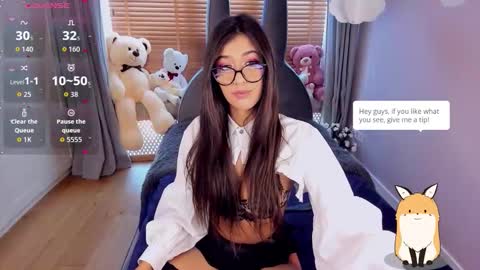 Snapshot of miasilk chatting on 10-23-25, 10:25 Miayna Silk online show from 10-23-25, 10:25