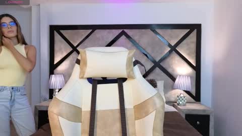 Mia online show from 03-07-26, 08:17