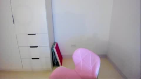 Snapshot of miastripdance chatting on 01-14-26, 08:36 miastripdance online show from 01-14-26, 08:36