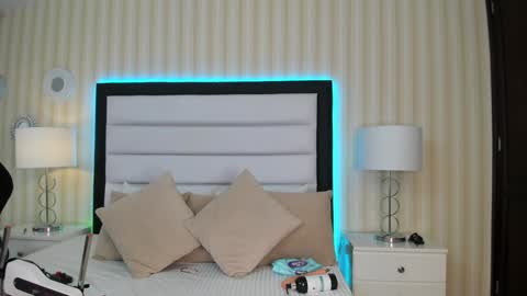 Mia Sweetth online show from 12-10-24, 04:13