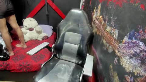 Mariana online show from 10-16-25, 02:07