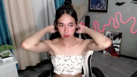 Mia online show from 02-02-25, 04:00