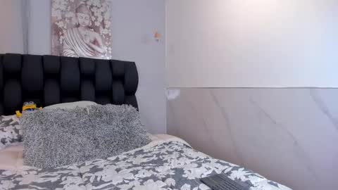 miavelvet1 online show from 11-26-25, 03:07