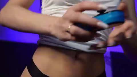 Snapshot of miavelvety chatting on 06-18-26, 07:29 Kimmy online show from 06-18-26, 07:29