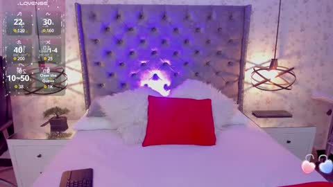 Snapshot of miawinx chatting on 03-05-25, 10:21 Mia winx online show from 03-05-25, 10:21