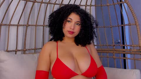 Mia online show from 01-18-25, 06:34