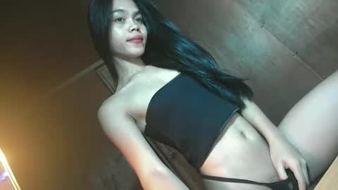 Snapshot of micaholics chatting on 10-04-25, 11:58 Mica online show from 10-04-25, 11:58