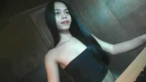 Snapshot of micaholics chatting on 10-12-25, 12:20 Mica online show from 10-12-25, 12:20