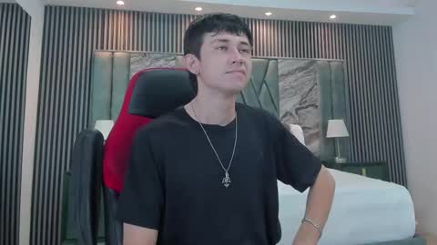 Snapshot of michaeel_blue chatting on 09-14-25, 12:04 Michael online show from 09-14-25, 12:04