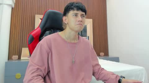 Snapshot of michaeel_blue chatting on 10-11-25, 08:18 Michael online show from 10-11-25, 08:18