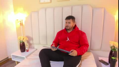 MICHAEL online show from 10-03-25, 01:52