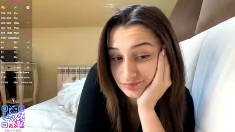 Snapshot of michael_pors chatting on 06-13-26, 10:13 Emily online show from 06-13-26, 10:13