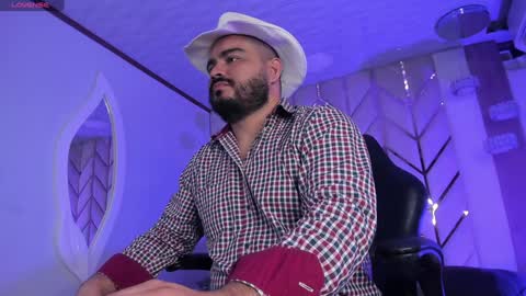 Snapshot of michaelbear_ chatting on 12-24-24, 12:33 Michael online show from 12-24-24, 12:33