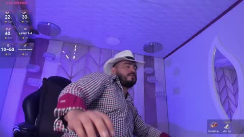 Snapshot of michaelbear_ chatting on 12-24-24, 03:37 Michael online show from 12-24-24, 03:37