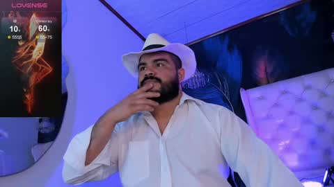 Snapshot of michaelbear_ chatting on 01-10-25, 12:36 Michael online show from 01-10-25, 12:36