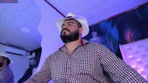 Snapshot of michaelbear_ chatting on 01-22-25, 12:17 Michael online show from 01-22-25, 12:17