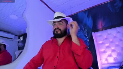 Snapshot of michaelbear_ chatting on 01-24-25, 12:20 Michael online show from 01-24-25, 12:20