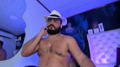 Snapshot of michaelbear_ chatting on 02-07-25, 12:06 Michael online show from 02-07-25, 12:06