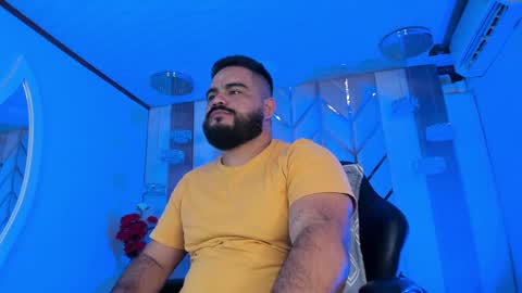 Snapshot of michaelbear_ chatting on 02-25-25, 01:28 Michael online show from 02-25-25, 01:28