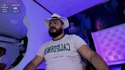 Snapshot of michaelbear_ chatting on 03-05-25, 02:12 Michael online show from 03-05-25, 02:12