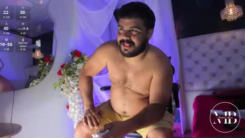 Snapshot of michaelbear_ chatting on 09-15-25, 02:39 Michael online show from 09-15-25, 02:39