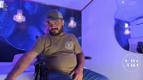 Snapshot of michaelbear_ chatting on 10-16-25, 01:56 Michael online show from 10-16-25, 01:56