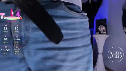 Snapshot of michaelbear_ chatting on 10-26-25, 04:46 Michael online show from 10-26-25, 04:46