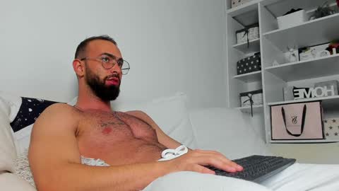 Snapshot of michaelevansx chatting on 12-04-24, 10:19 MichaelEvansx online show from 12-04-24, 10:19