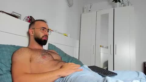 Snapshot of michaelevansx chatting on 09-22-25, 08:00 MichaelEvansx online show from 09-22-25, 08:00