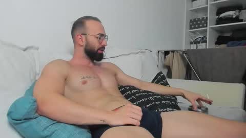 Snapshot of michaelevansx chatting on 10-09-25, 10:46 MichaelEvansx online show from 10-09-25, 10:46