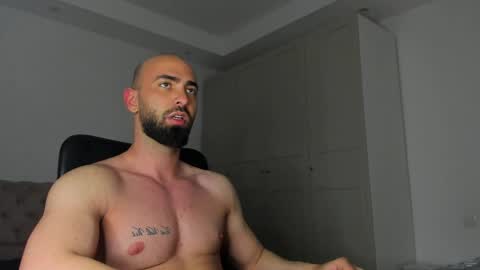 Snapshot of michaelevansx chatting on 04-24-26, 08:44 MichaelEvansx online show from 04-24-26, 08:44