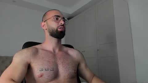 Snapshot of michaelevansx chatting on 06-24-26, 05:45 MichaelEvansx online show from 06-24-26, 05:45