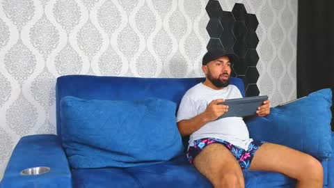 Snapshot of michaell_twink chatting on 02-25-25, 01:20 Michaell online show from 02-25-25, 01:20