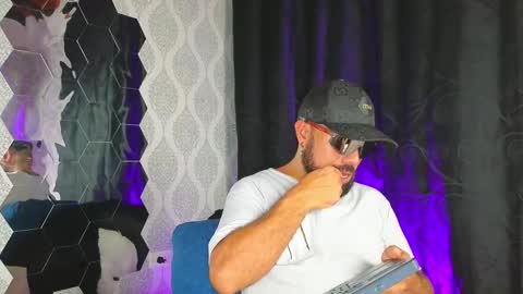 Snapshot of michaell_twink chatting on 02-25-25, 04:24 Michaell online show from 02-25-25, 04:24