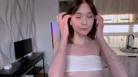 Snapshot of michalkandoll chatting on 06-03-26, 02:33 Aidaxo online show from 06-03-26, 02:33