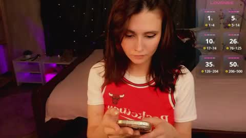 Snapshot of michel_momsen chatting on 06-17-26, 12:18 Michel online show from 06-17-26, 12:18