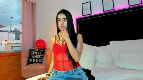 Snapshot of michel_owens chatting on 02-25-26, 11:53 michel_owens online show from 02-25-26, 11:53