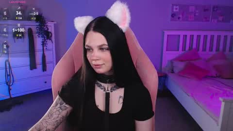 Kate online show from 10-10-25, 01:04