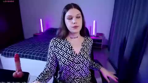 Snapshot of micheledoll chatting on 06-17-26, 06:53 MicheleDoll online show from 06-17-26, 06:53