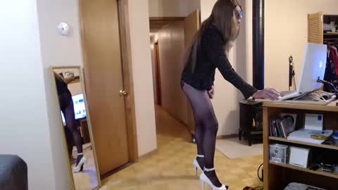 Snapshot of michelle209 chatting on 11-12-25, 08:19 Michelle online show from 11-12-25, 08:19