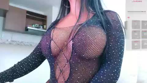 Snapshot of michelle_ferrerr chatting on 06-17-26, 10:10 MICHELLE online show from 06-17-26, 10:10