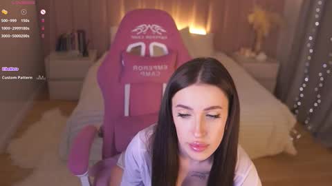 Snapshot of michelleblow chatting on 01-16-26, 10:36 Michelle online show from 01-16-26, 10:36