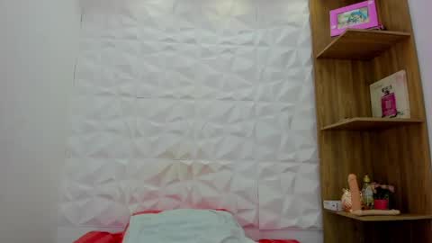 Snapshot of michelledanielss chatting on 04-25-26, 02:25 Michelle daniels online show from 04-25-26, 02:25