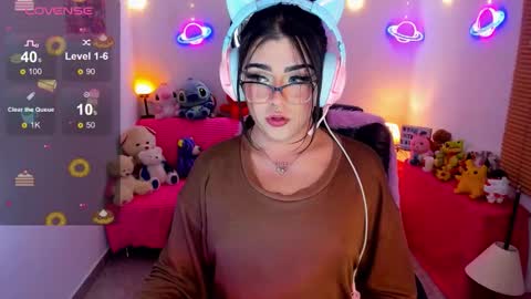 Snapshot of michellevanss22 chatting on 11-22-25, 06:56 online show from 11-22-25, 06:56